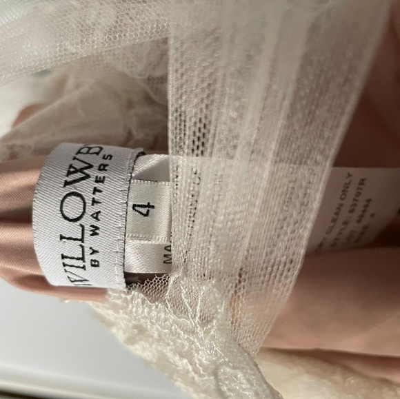 Willowby by Watters Wedding Gown, SZ 4 - Picture 4 of 7